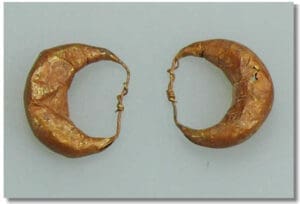 Mésopotamie - Boucles d'oreilles en or - Ier mill. av. J.-C. Mésopotamie - Boucles d'oreilles en or - Ier mill. av. J.-C.