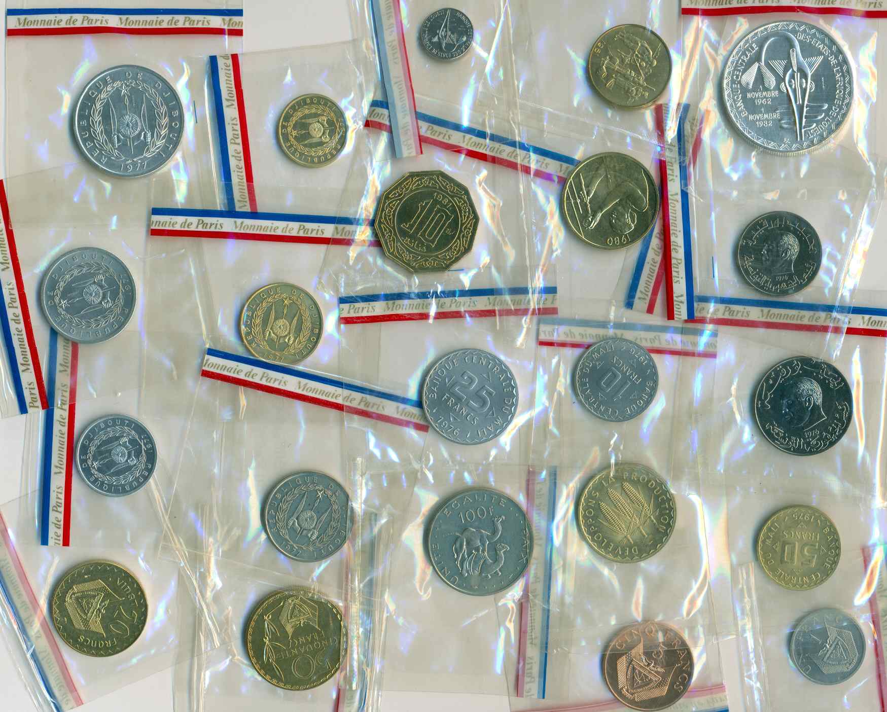 Lot de 22 essais Djibouti, Tunisie, Mali, Afrique de l'ouest et Rwanda Lot de 22 essais Djibouti, Tunisie, Mali, Afrique de l'ouest et Rwanda