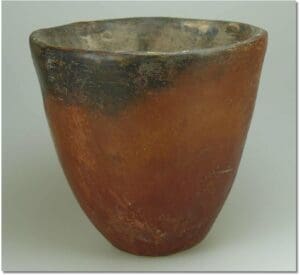 Egypte - Vase canope en terre cuite - Pré dynastie Nagada II - 3400 av. J.-C. Egypte - Vase canope en terre cuite - Pré dynastie Nagada II - 3400 av. J.-C.