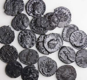 Lot de 20 nummus de Tétricus