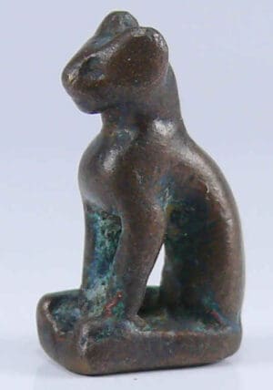 Egypte - Basse époque - Statuette de Bastet en bronze - 633-332 av. J.-C. - (26-30ème dynastie)