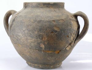 Epoque médiévale - Flandres - Pot en terre cuite