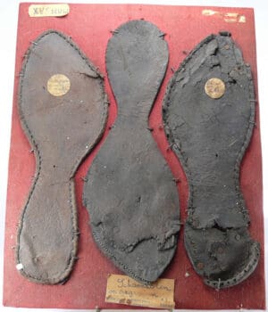 Flandres - Semelles de chaussures en cuir - 15ème siècle