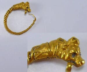 Grande Grèce - Italie du sud - Boucle d'oreille en or - 4ème-3ème siècle av. J.-C.