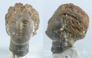 Grèce - Petite tête en terre cuite - 3ème-1er siècle av. J.-C.