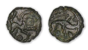 AMBIENS - Bronze au cheval et au sanglier (60-40 av. J.-C.).