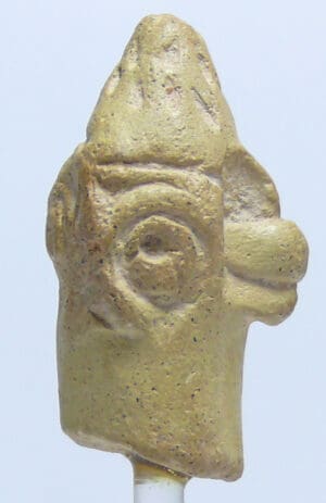 Proche orient - Tête d'idole en terre cuite (tête d'hibou) - 1er mill. av.