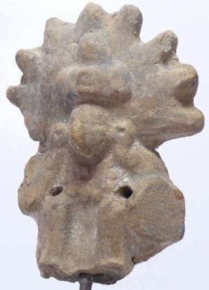 Précolombien - Aztèque - Statuette du dieu du vent en terre cuite. 500-1000 ap. J.-C. Précolombien - Aztèque - Statuette du dieu du vent en terre cuite. 500-1000 ap. J.-C.