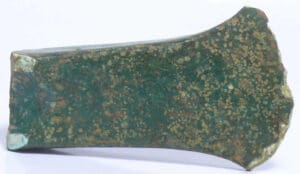 Age du bronze - Fragment de hache à talon. 3000-1000 av. J-C.