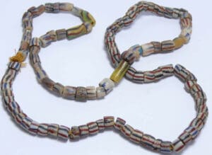Islamique - Collier de perles en pâte de verre - 1100-1400 ap. J.-C.