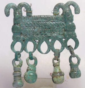 Iran - Luristan - Elément d'arnachement en bronze - 900 av. J.-C. Iran - Luristan - Elément d'arnachement en bronze - 900 av. J.-C.