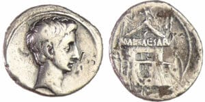 Octave Auguste - Denier (30-29 av. J.-C.) - Curia Julia, maison des sénateurs Octave Auguste - Denier (30-29 av. J.-C.) - Curia Julia, maison des sénateurs