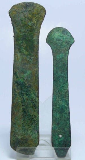 Précolombien - Inca - Tumi en bronze - 1000-1500 ap. J.-C. Précolombien - Inca - Tumi en bronze - 1000-1500 ap. J.-C.