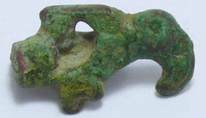 Mérovingien - Fibule en bronze - 700-800 ap. J.-C. Mérovingien - Fibule en bronze - 700-800 ap. J.-C.