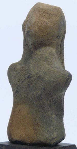 Yougoslavie - Statuette en terre cuite - 4000 av. J.-C. Yougoslavie - Statuette en terre cuite - 4000 av. J.-C.