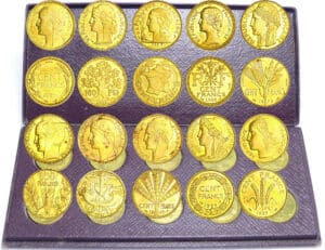 Troisième république (1871-1940) - Coffret du concours de la 100 francs 1929, 10 monnaies essais Troisième république (1871-1940) - Coffret du concours de la 100 francs 1929, 10 monnaies essais