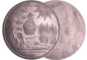 France - Révolution - Médaille uniface reprenant une partie de la devise "guerre aux châteaux, paix aux chaumières", 1792 France - Révolution - Médaille uniface reprenant une partie de la devise "guerre aux châteaux, paix aux chaumières", 1792