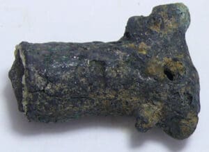 Perse - Luristan - Tête de griffon en bronze - 900 / 600 av. J.-C. Perse - Luristan - Tête de griffon en bronze - 900 / 600 av. J.-C.