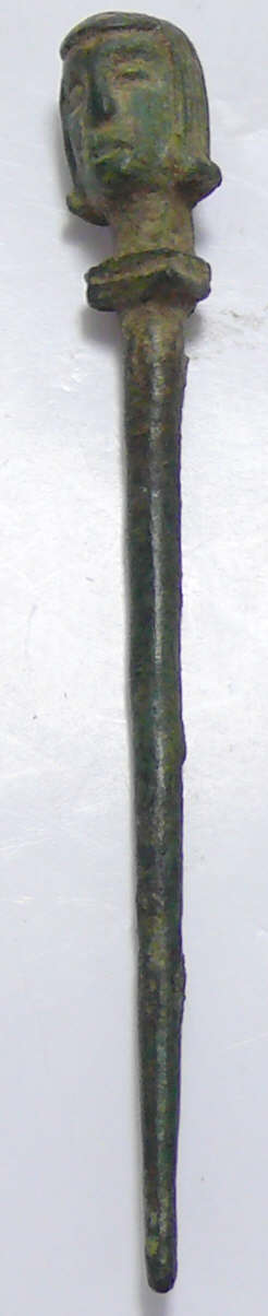 Italie - Epingle en bronze - 1350 / 1250 ap. J.-C. Italie - Epingle en bronze - 1350 / 1250 ap. J.-C.