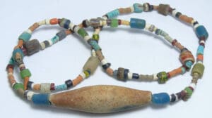 Egypte - Collier de perles diverses (grosse perle) - fin 1000 av. J.-C.