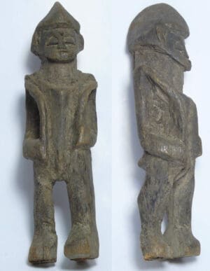 Afrique - Statuette en bois - 1800 / 1900 ap. J.-C. Afrique - Statuette en bois - 1800 / 1900 ap. J.-C.