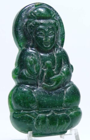 Chine - Idole en jade type Hongshan - Travail récent Chine - Idole en jade type Hongshan - Travail récent