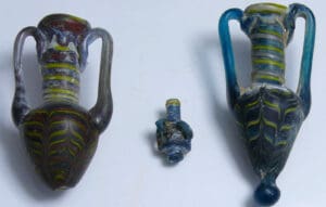 Romain - Lot de 3 objets en pâte de verre - 100 ap. J.-C.