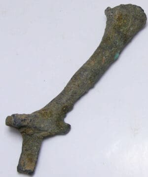 Egypte - Basse époque - Patte d'Ibis en bronze - 664 / 332 av. J.-C. (26ème-30ème dynastie) Egypte - Basse époque - Patte d'Ibis en bronze - 664 / 332 av. J.-C. (26ème-30ème dynastie)