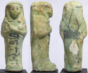 Egypte - 3ème période intermédiaire - Oushebti en fritte - 1069 / 747 av. J.-C. (21ème-24ème dynastie) Egypte - 3ème période intermédiaire - Oushebti en fritte - 1069 / 747 av. J.-C. (21ème-24ème dynastie)
