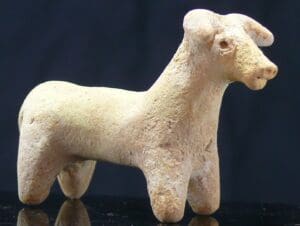 Anatolie - Figurine représentant un bovin en terre cuite - 2000 / 1000 av. J.-C. Anatolie - Figurine représentant un bovin en terre cuite - 2000 / 1000 av. J.-C.