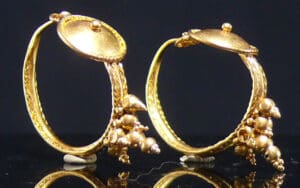 Romain - Boucles d'oreille en or - 0 / 200 ap. J.-C. Romain - Boucles d'oreille en or - 0 / 200 ap. J.-C.
