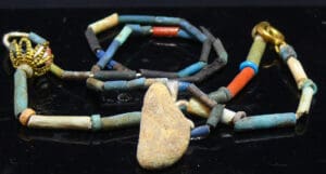 Egypte - Basse époque - Collier en perles tubulaires - 664 / 332 av. J.-C. (26ème-30ème dynastie)