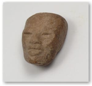 Pré-colombien - Téotihuacan (Mexique) - ¨Petite Tête en terre cuite - IVème-VIIIème siècle ap. J.-C. Pré-colombien - Téotihuacan (Mexique) - ¨Petite Tête en terre cuite - IVème-VIIIème siècle ap. J.-C.