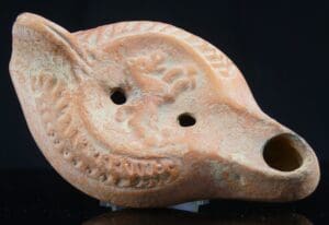 Romain - Lampe à huile en terre cuite (cheval) - 300 / 500 ap. J.-C. Romain - Lampe à huile en terre cuite (cheval) - 300 / 500 ap. J.-C.