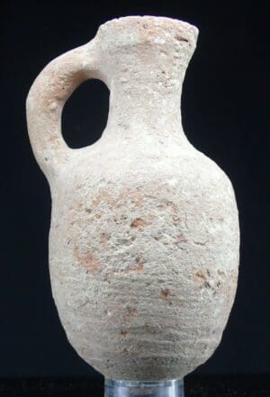 Gréco-romain - Amphorette en terre cuite - 200 av. J.-C. / 100 ap. J.-C. Gréco-romain - Amphorette en terre cuite - 200 av. J.-C. / 100 ap. J.-C.
