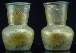 Romain - Vase en verre irisé - 200 / 300 ap. J.-C. Romain - Vase en verre irisé - 200 / 300 ap. J.-C.