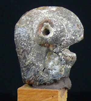 Proche Orient - Syro Hittite - Tête d'homme oiseau en terre cuite - 1500 / 1000 av. J.-C. Proche Orient - Syro Hittite - Tête d'homme oiseau en terre cuite - 1500 / 1000 av. J.-C.