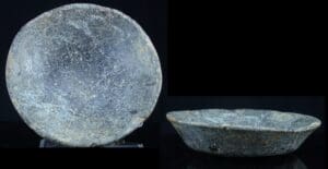 Iran - Coupelle en chlorite - 2500 / 1500 av. J.-C. Iran - Coupelle en chlorite - 2500 / 1500 av. J.-C.