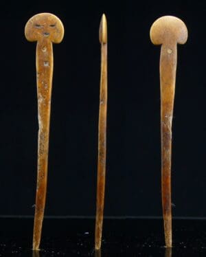 Alaska - Inuit - Période Thullé - Epingle en os - 1300 / 1700 ap. J.-C.