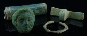 Gallo-Romain - Lot de 4 objets en bronze - 100 / 300 ap. J.-C.