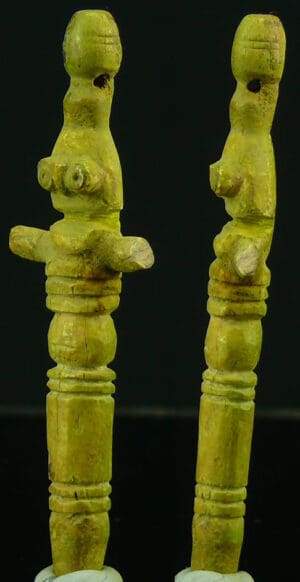 Moyen-Orient - Amulette de pendentif hittite en os ou ivoire - Fin 2ème mill av. J.C.