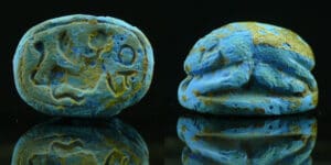 Egypte - Basse époque - Scarabée en fritte (animal ailé) - 633-332 av. J.-C. (26ème-30ème dynastie)
