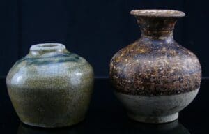 Chine - Ensemble de 2 pots en porcelaine céladon - 1000 / 1500 ap. J.C.