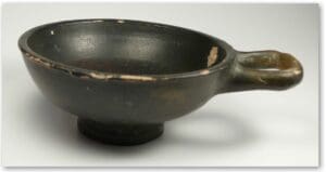 Grèce - Tasse à vin à une anse en terre cuite - Vème siècle av. J.-C.