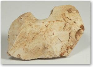 Préhistoire - Encoche en silex Champigny - Néolithique Préhistoire - Encoche en silex Champigny - Néolithique