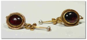 Romain - Paire de boucles d'oreille en or et grenat - Ier-IIIème siècle ap. J.-C.