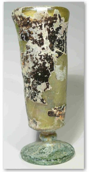 Romain - Verre en verre irisé - Ier-IVème siècle ap. J.-C.