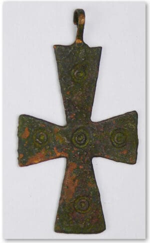 Byzance - Croix en bronze - Xème-XIIème siècle ap. J.-C.
