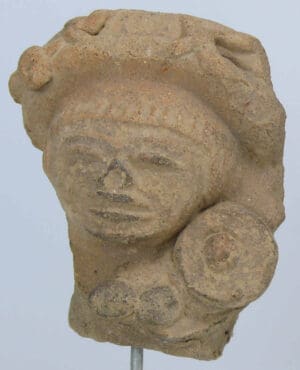 Précolombien - Tête en terre cuite - 3ème-5ème siècle Précolombien - Tête en terre cuite - 3ème-5ème siècle