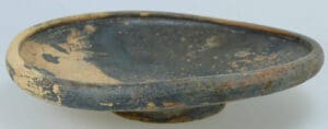 Grèce - Assiette en terre cuite - 200 / 100 av. J.-C. Grèce - Assiette en terre cuite - 200 / 100 av. J.-C.